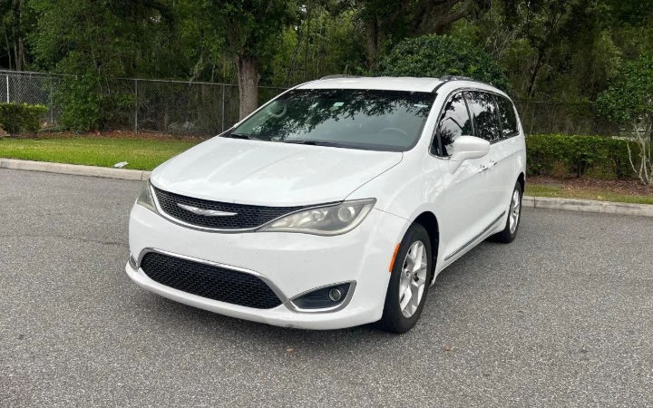 Chrysler Pacifica - Imagem 1