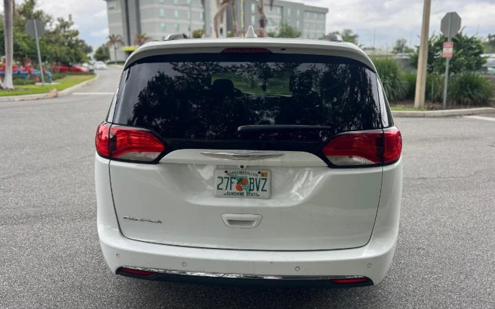 Chrysler Pacifica - Imagem 6