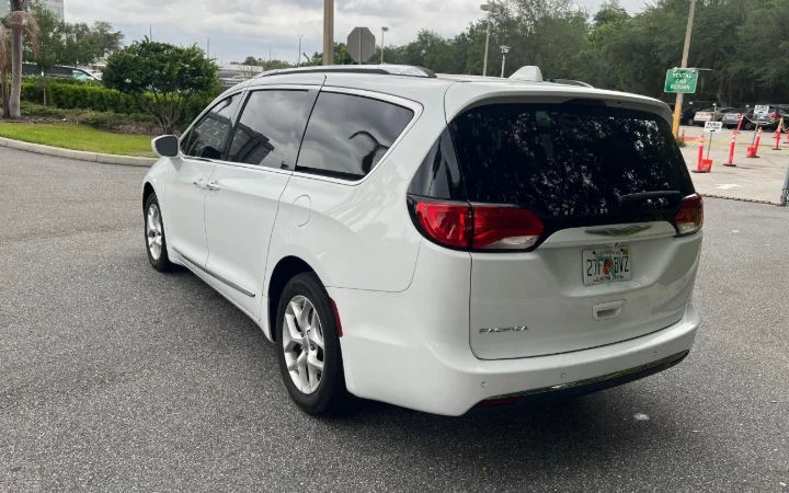 Chrysler Pacifica - Imagem 7