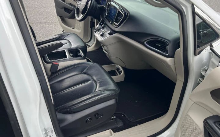 Chrysler Pacifica - Imagem 12