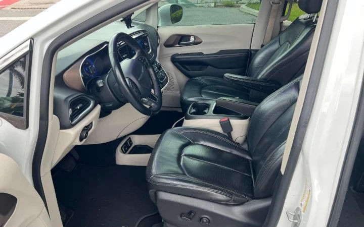 Chrysler Pacifica - Imagem 11