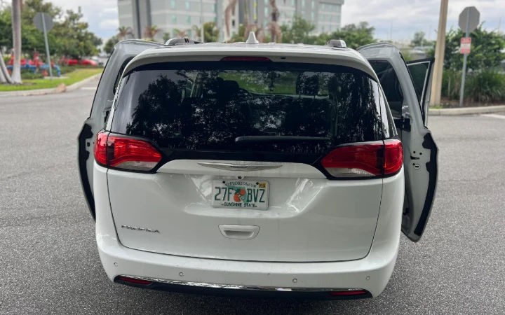 Chrysler Pacifica - Imagem 15