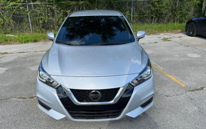 Nissan Versa - Imagem 2