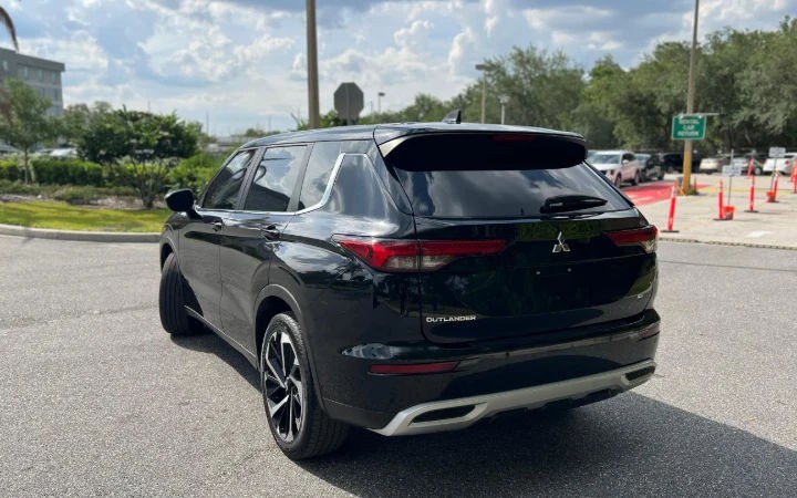 Mitsubishi Outlander - Imagem 8