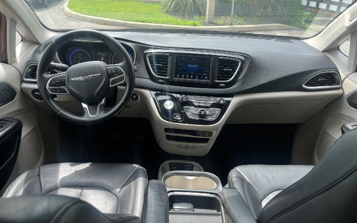 Chrysler Pacifica - Imagem 12